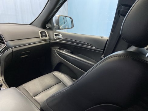 Used 2021 Jeep Grand Cherokee Limited image 31