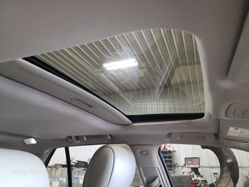 Used 2009 Cadillac DTS w/ Sun And Sound Package image 17