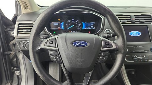 Used 2019 Ford Fusion SE image 19