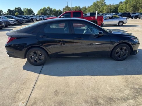 Used 2023 Hyundai Elantra SEL image 4