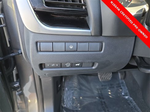 Used 2023 Nissan Rogue SL w/ SL Premium Package image 17