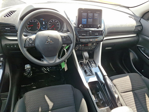 Used 2022 Mitsubishi Eclipse Cross LE image 11