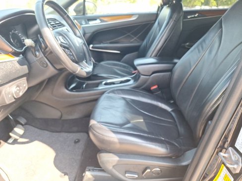 Used 2019 Lincoln MKC Reserve image 13