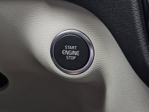 New 2025 Volvo XC40 B5 Ultra w/ Climate Package image 22