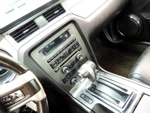 Used 2011 Ford Mustang Premium image 28