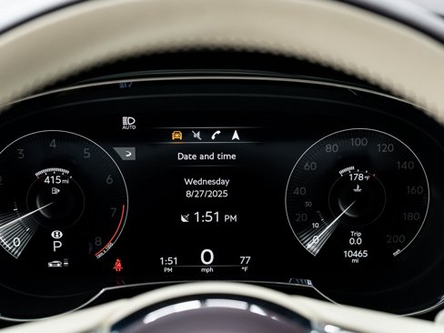 Certified 2023 Bentley Bentayga Extended Wheelbase image 38