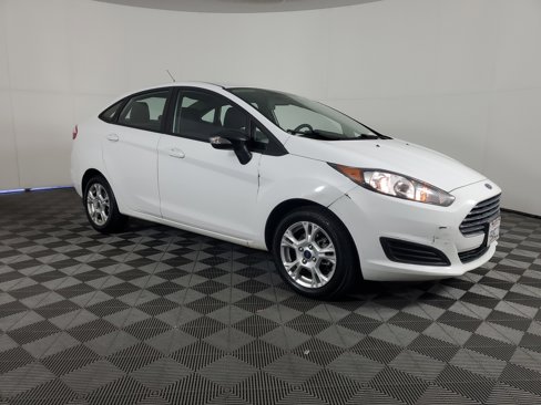 Used 2014 Ford Fiesta SE image 2