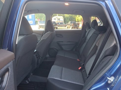Used 2021 Nissan Rogue S image 10