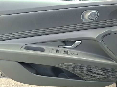 Certified 2023 Hyundai Elantra SEL w/ Convenience Package image 12