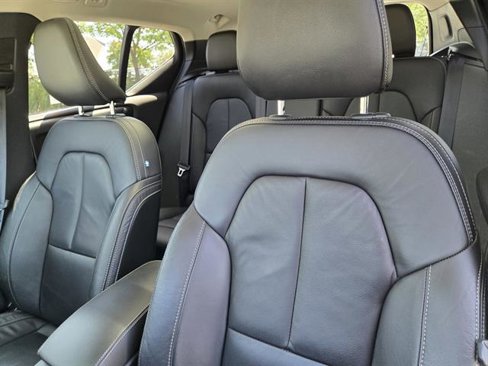 Certified 2023 Volvo XC40 B4 Plus image 24