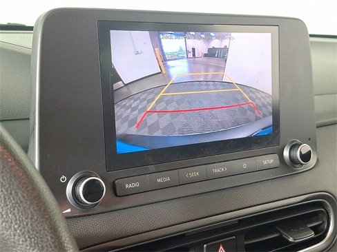 Used 2022 Hyundai Kona SEL w/ Winter Weather Package image 4