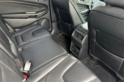 Used 2022 Ford Edge Titanium image 18