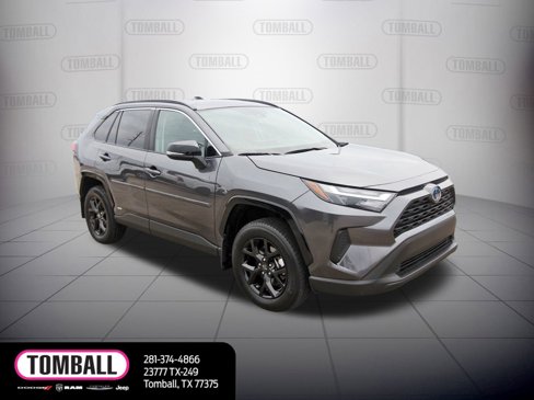 Used 2024 Toyota RAV4 LE image 10