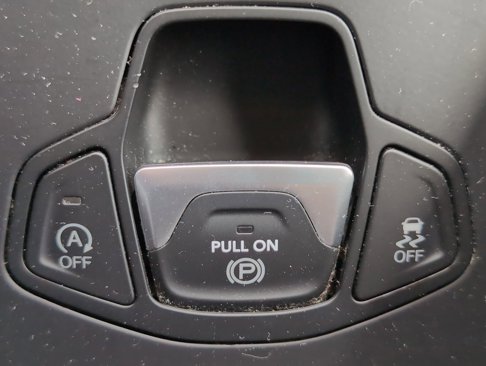 Used 2021 Jeep Renegade Latitude w/ Luxury Group I image 29