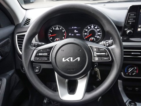 Used 2022 Kia Seltos LX image 37