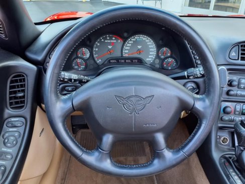 Used 2004 Chevrolet Corvette Convertible w/ Preferred Equipment Group image 16