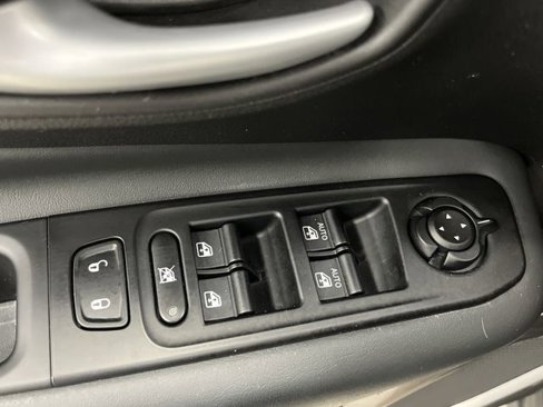 Used 2023 Jeep Renegade Latitude image 27