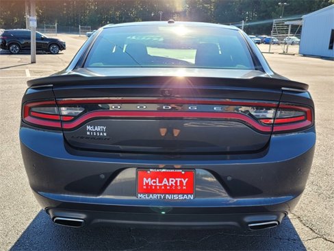 Used 2018 Dodge Charger SXT w/ Blacktop Package image 4