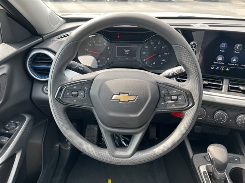 New 2025 Chevrolet Trax LS w/ LS Convenience Package image 16