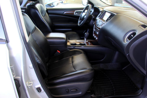 Used 2017 Nissan Pathfinder Platinum image 33