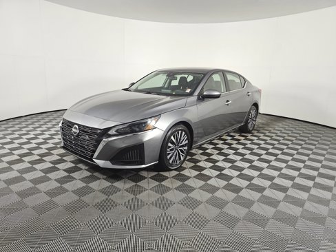 Used 2023 Nissan Altima 2.5 SV image 10