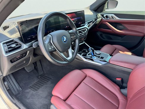 Used 2022 BMW i4 eDrive40 image 11