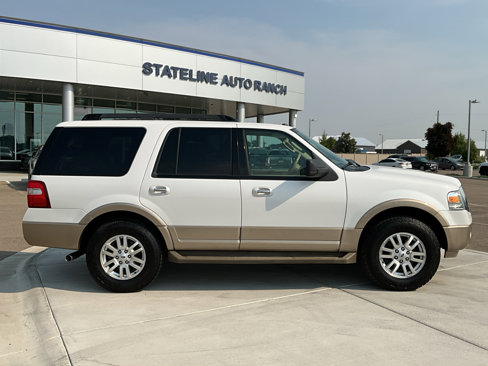 Used 2013 Ford Expedition XLT image 2