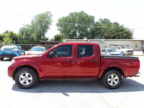 Used 2012 Nissan Frontier SV image 2
