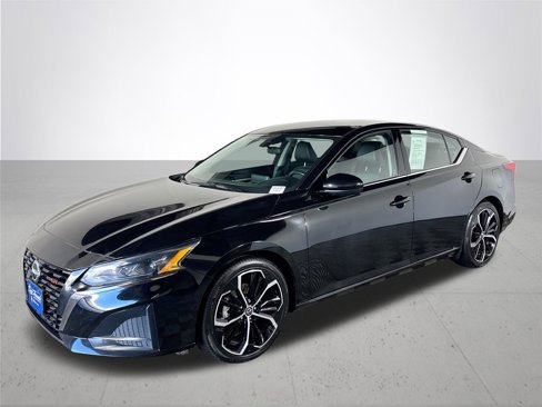 Used 2023 Nissan Altima 2.5 SR image 2