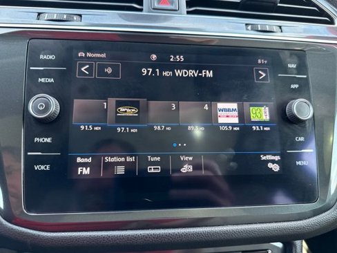Used 2020 Volkswagen Tiguan SEL image 27