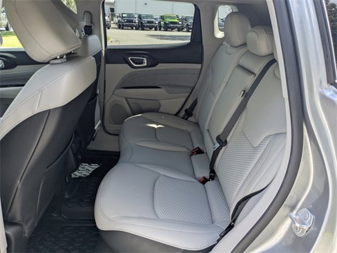 Certified 2022 Jeep Compass Latitude image 13