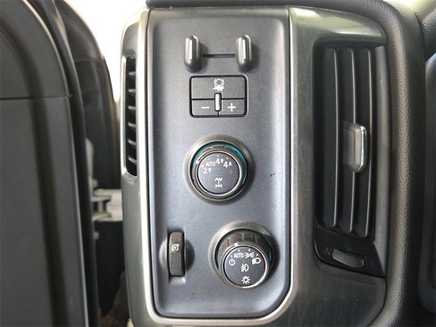 Used 2018 Chevrolet Silverado 1500 LT w/ Texas Edition image 21