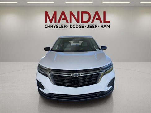 Used 2023 Chevrolet Equinox LS w/ LS Convenience Package image 3