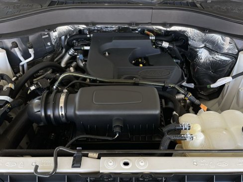 Used 2020 Ford Explorer XLT image 28