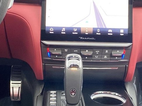 New 2022 Maserati Quattroporte Modena image 13