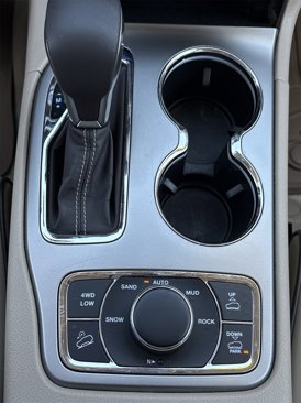 Used 2018 Jeep Grand Cherokee Overland image 25