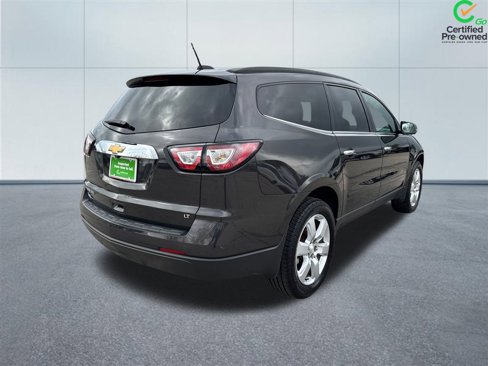Used 2017 Chevrolet Traverse LT w/ Style and Technology Package image 6