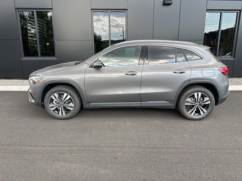 Used 2025 Mercedes-Benz GLA 250 4MATIC image 2