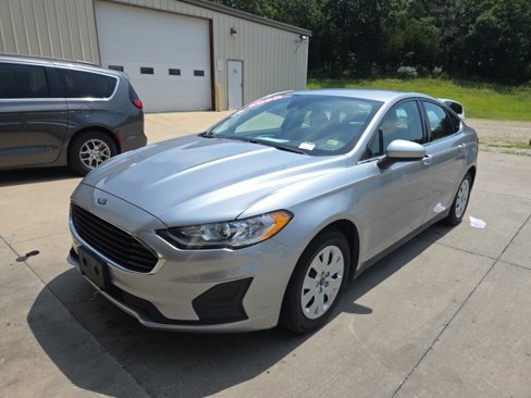 Used 2020 Ford Fusion S image 3