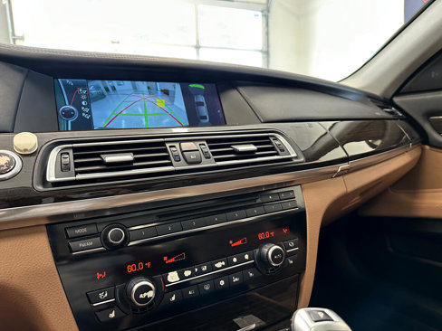 Used 2011 BMW 740Li image 38