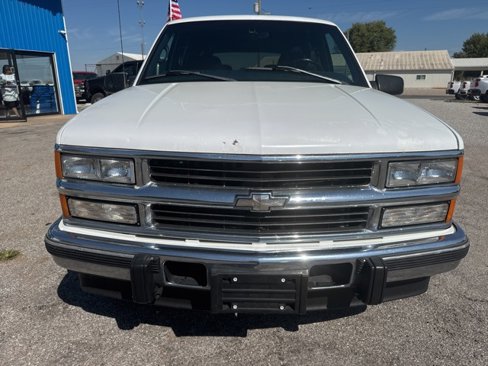 Used 1999 Chevrolet Suburban 2WD w/ Preferred Equipment Group 3 image 3