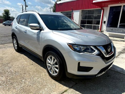 Used 2020 Nissan Rogue SV image 14