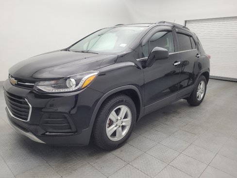 Used 2020 Chevrolet Trax LT w/ Sun & Sound Package image 2