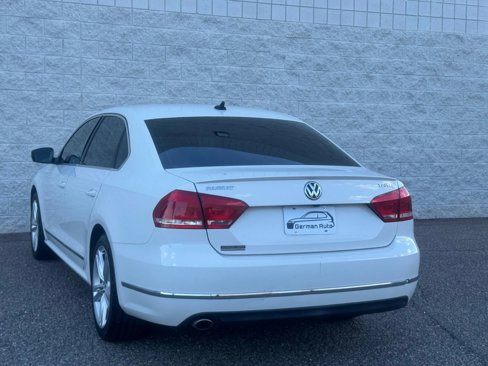 Used 2015 Volkswagen Passat TDI SEL Premium image 9