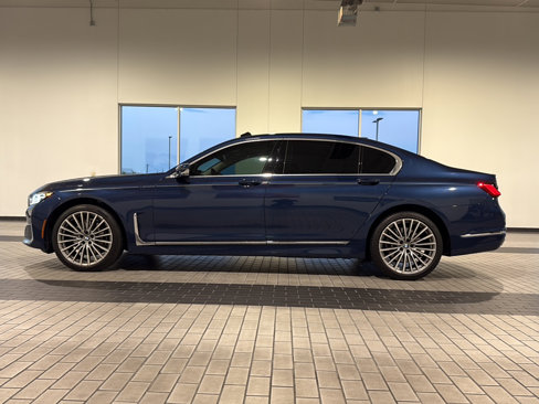 Used 2022 BMW 740i w/ Premium Package image 4