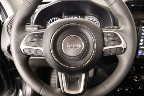 Used 2023 Jeep Renegade Latitude image 3