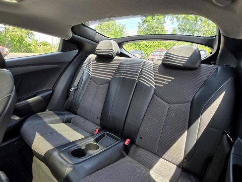 Used 2013 Hyundai Veloster w/ Style Pkg image 27
