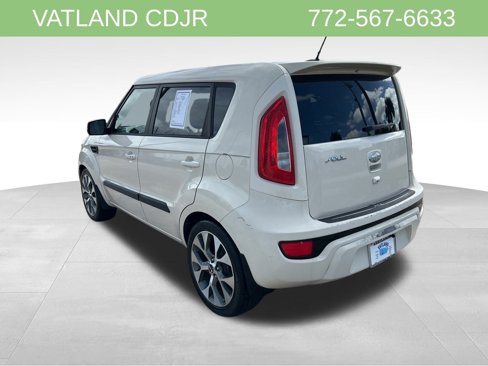 Used 2013 Kia Soul ! w/ Premium Pkg image 10