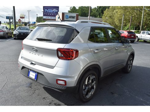 New 2025 Hyundai Venue SEL image 5