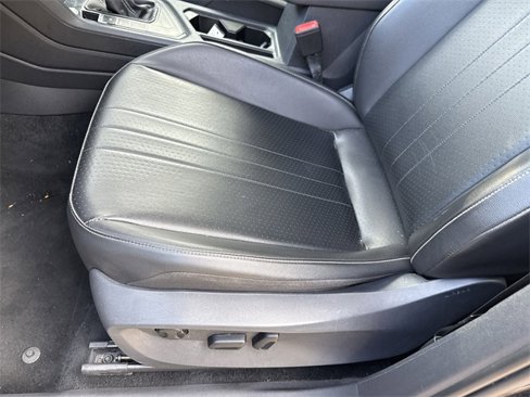 Used 2022 Volkswagen Tiguan SE image 7
